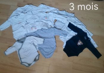 Lot bodies manche longue 3 mois