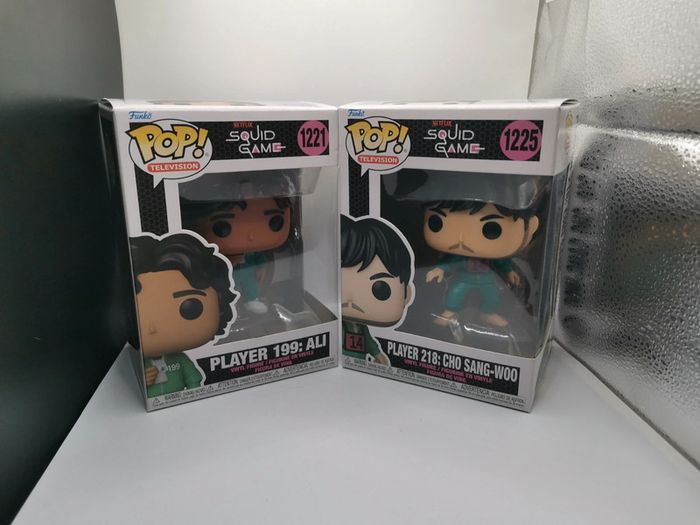 Lot 2 figurines pop funko edition Netflix squid game neuf
