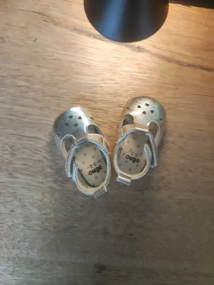 Chaussures bébé 0-3 mois - photo numéro 2