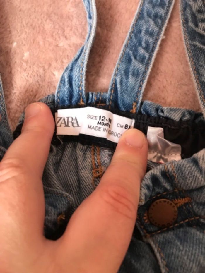 Pantalon à bretelle