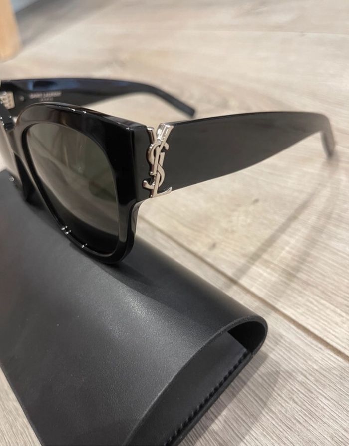 Lunettes de soleil Saint Laurent neuves - photo numéro 3