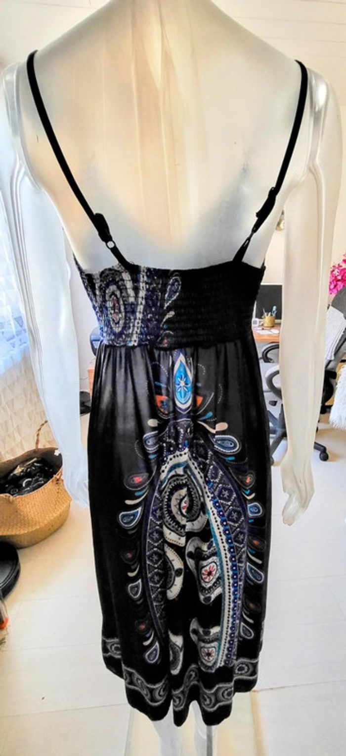 Robe longue légère bleu marine avec motifs colorés. Bretelles réglables. Beau décolleté. Thena TU 🥰 - photo numéro 8