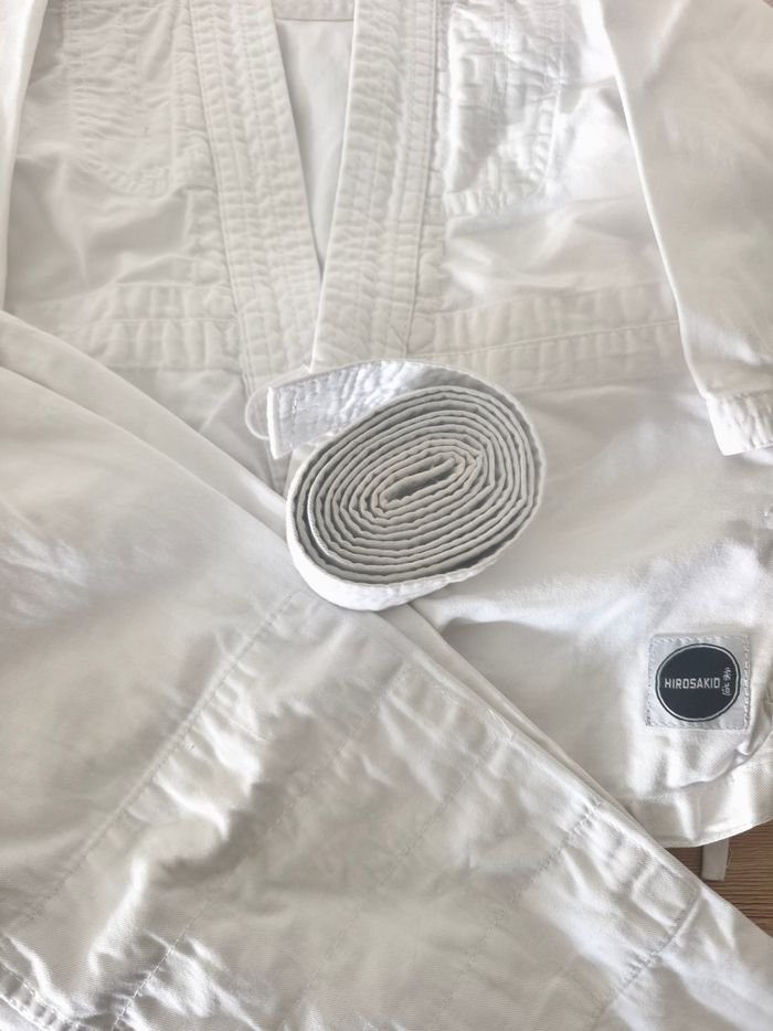 Kimono judo avec ceinture 110 cm ,5 ans - photo numéro 2