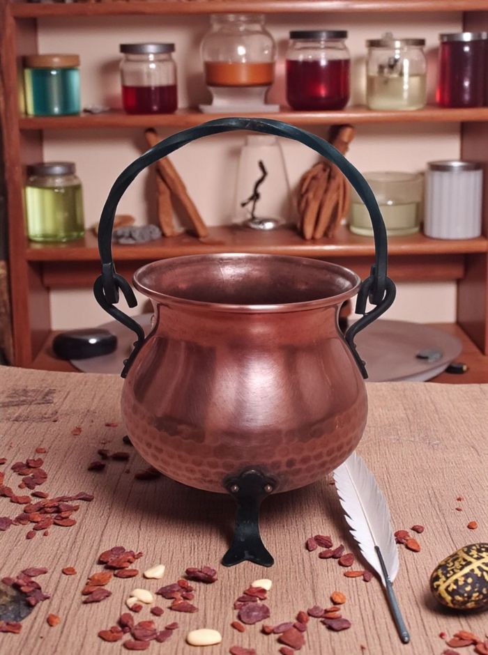 Chaudron vintage en cuivre et fer forgé