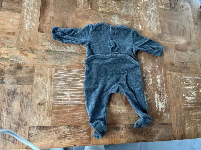 Lot pyjamas velours 3 mois Kiabi - photo numéro 7