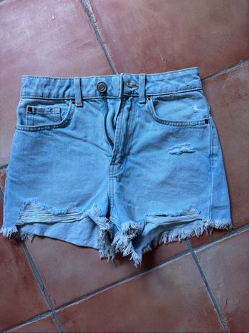 Short neuf