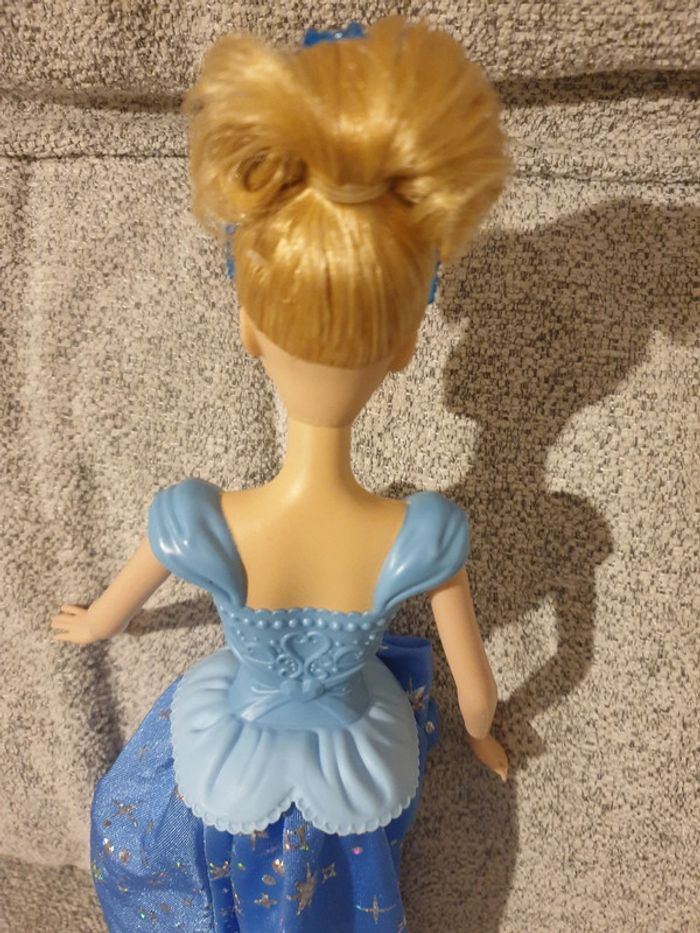 Barbie tourne robe - photo numéro 7