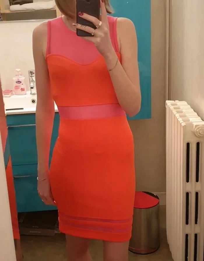 Robe fluo - photo numéro 2