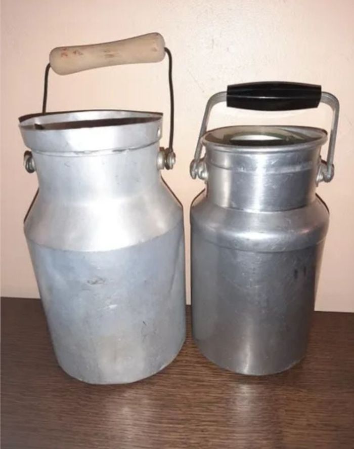 2 pots à lait anciens
