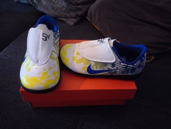 Nike neuve pointure 25