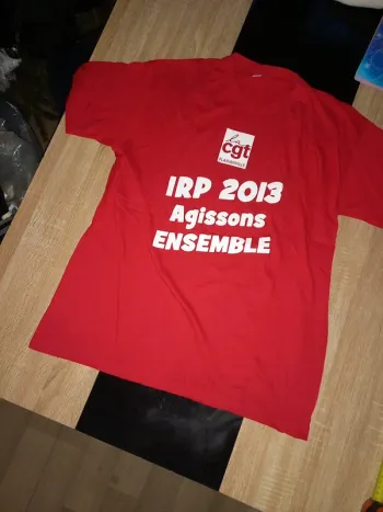Tee-shirt rouge neuf XL