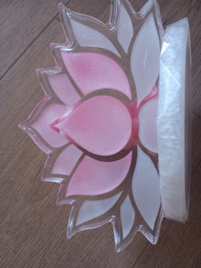 Statue Geisha avec fleur de lotus en résine - photo numéro 5