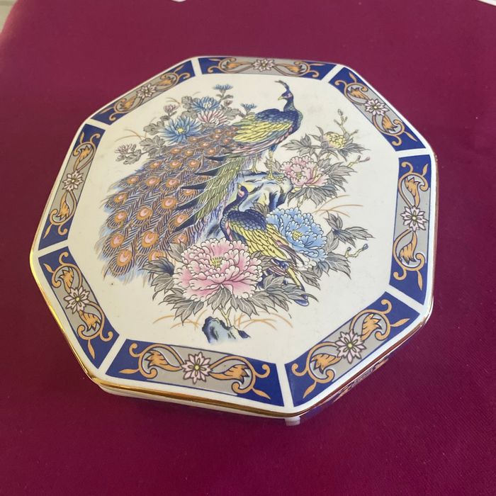 Boîte paon porcelaine