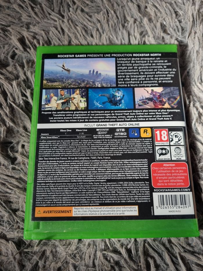 Boîte vide de jeu avec livret et poster GTA 5 - photo numéro 3