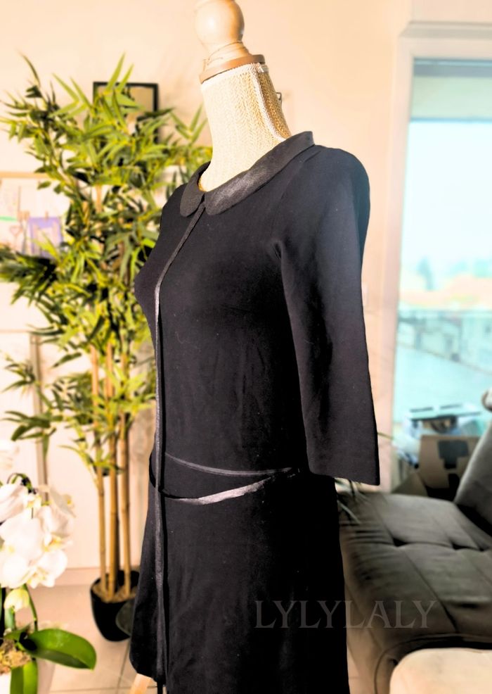 Robe Cop Copine noire col claudine en parfait état - photo numéro 3