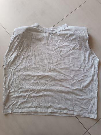 Haut/top/Tee shirt manches courtes épaulettes