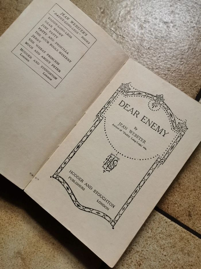 Dear enemy by Jean Webster, vieux livre Hodder and Stoughton, publishers London