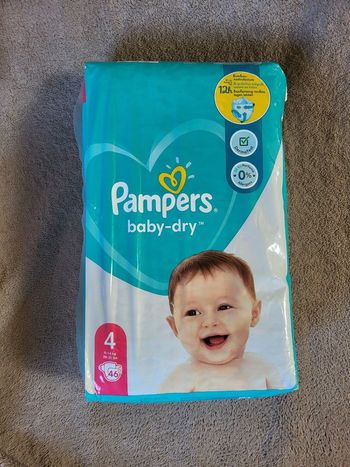 Couches Pampers Taille 4