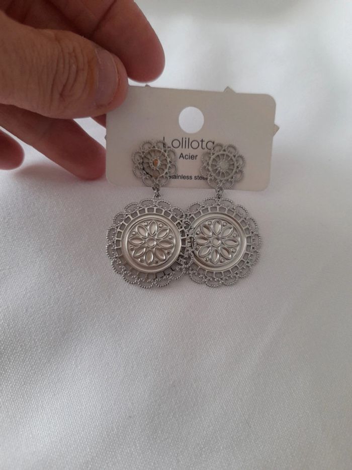 Boucles d'oreilles argenté neuve encore étiquetée