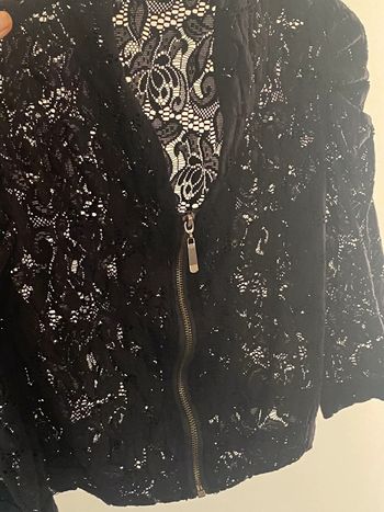 Haut dentelle court