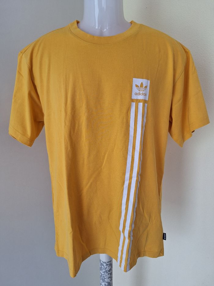 T-shirt taille M Adidas