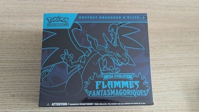 • ETB Pokémon "Méga Dracaufeu" ME02 - Flammes Fantasmagoriques