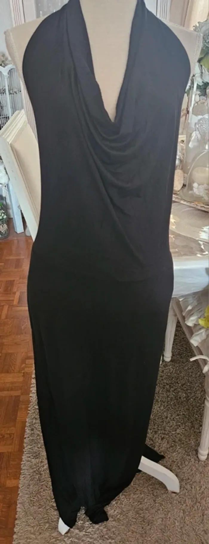 Robe longue noire dos nu Taille 38/40 Neuve - photo numéro 2