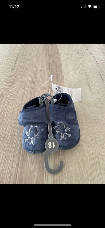 Magnifiques chaussons neufs  Dragon