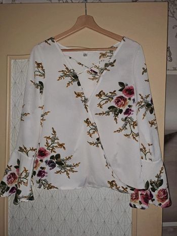 Jolie blouse femme fleurie blanche comme neuve fashion L