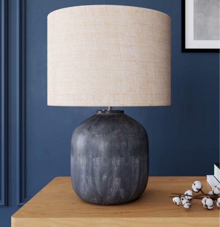 Lampe en céramique noire et abat-jour en jute - photo numéro 3