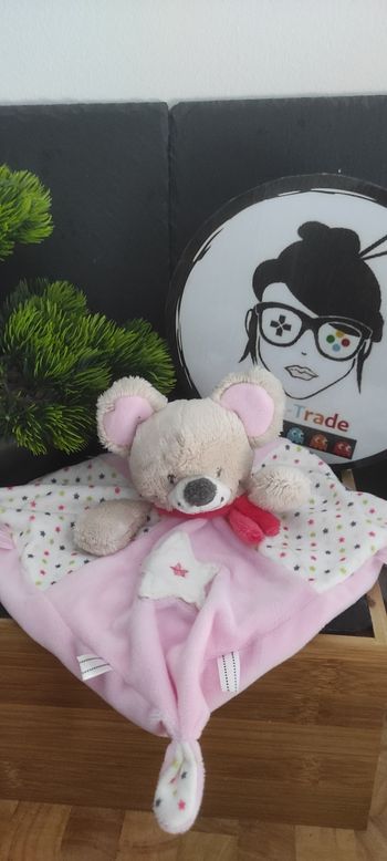 Mots d'enfants doudou souris rose blanc étoile vert gris beige écharpe Marron