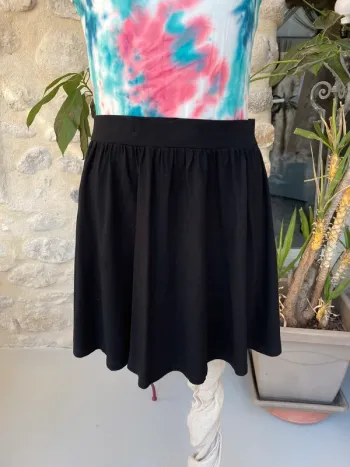 Asos - Jupe fluide patineuse noire basique casual