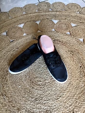 Basket basse noir au motifs camouflage taille 36