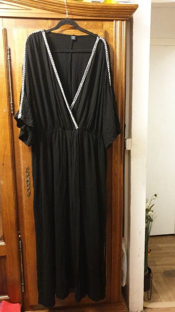 Robe noire longue grande taille