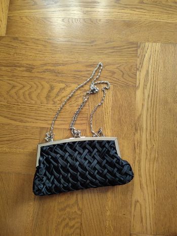 pochette noire utilisée une seule fois