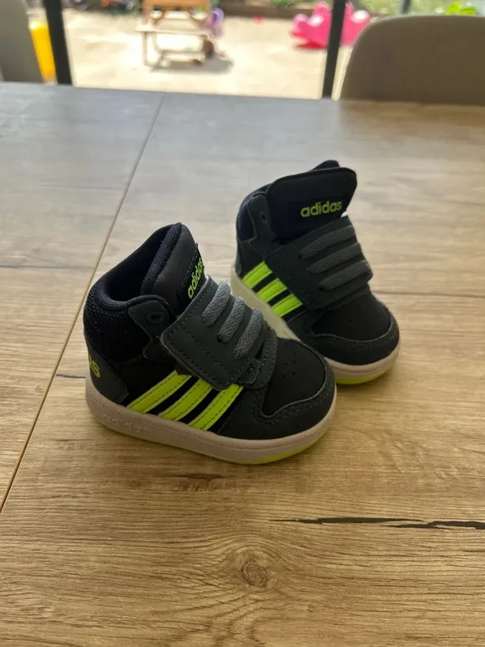 Basket adidas 18