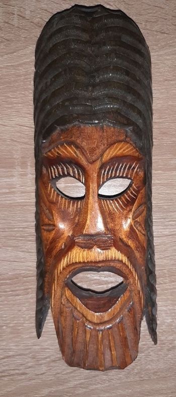 Masque en bois