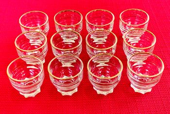 Lot 12 verres à digestif vintage lignes dorées