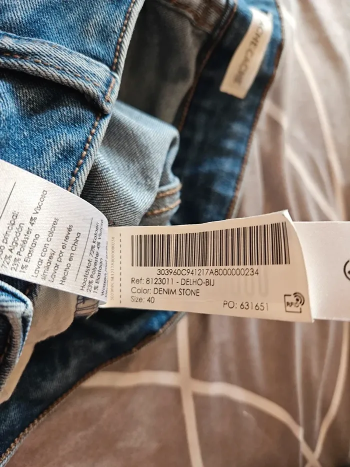 Jean Cache Cache taille 40 - photo numéro 4