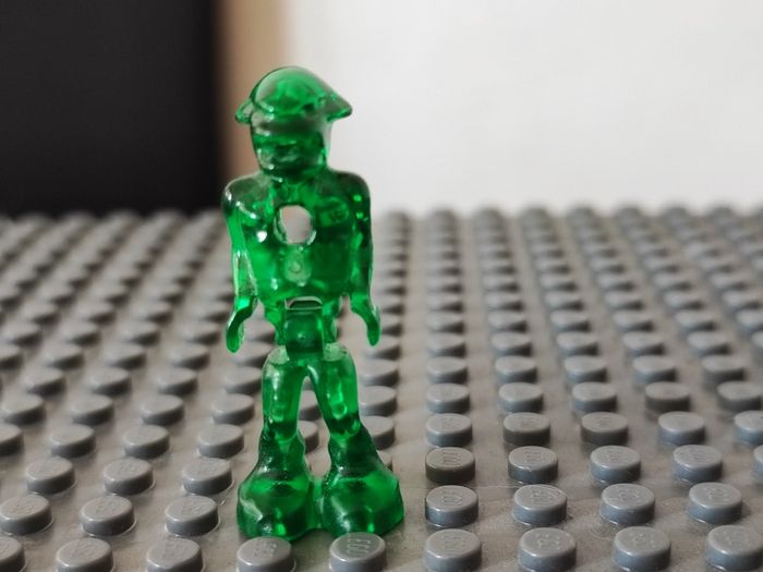 Lego figurine alien