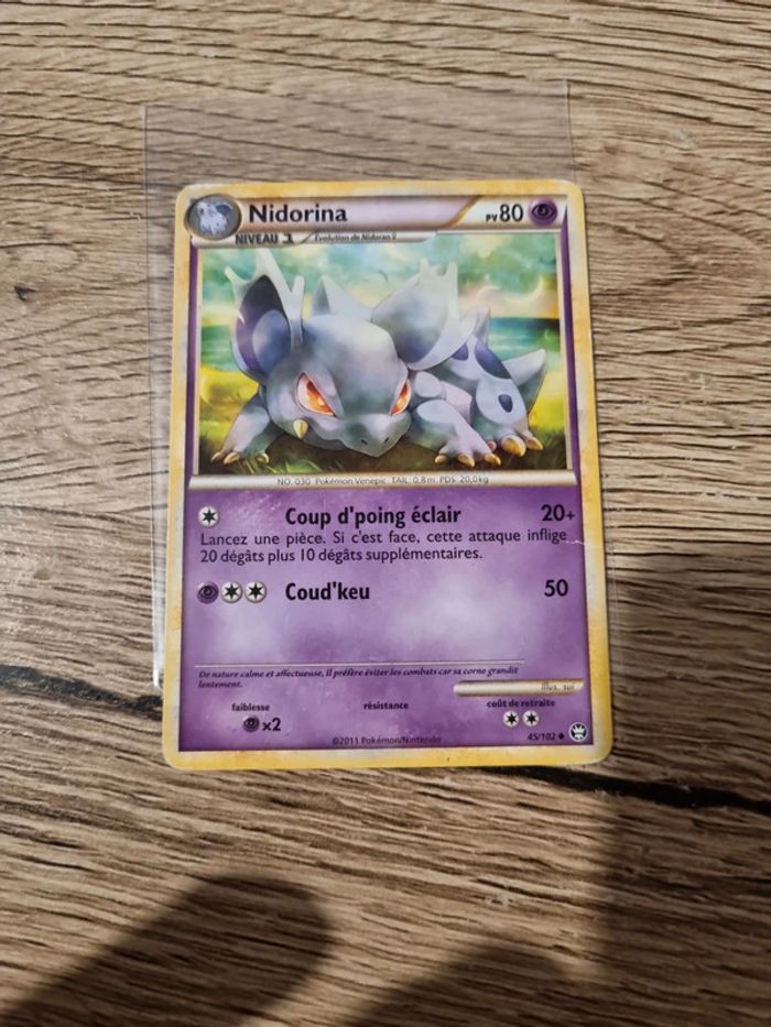 Carte pokémon nidorina 45/102 année 2011