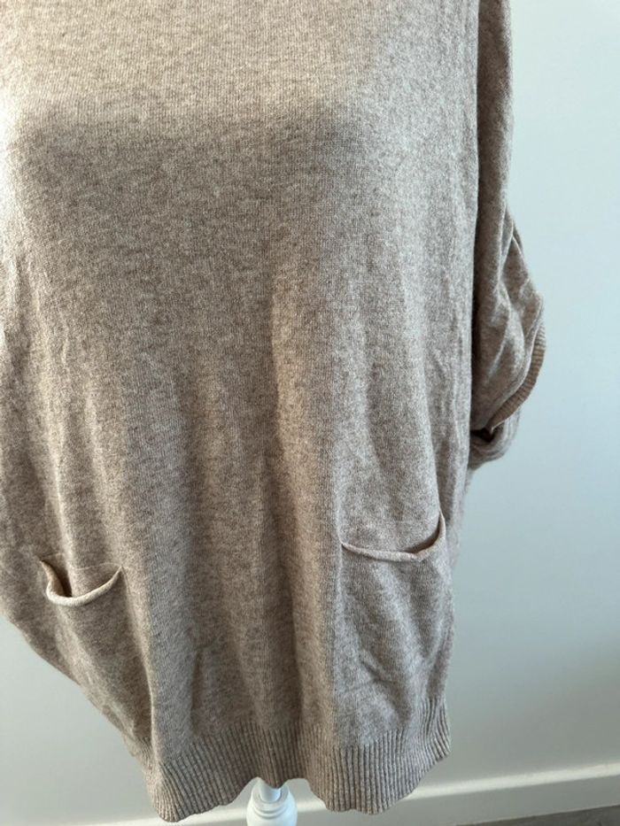 Pull chauve souris poncho beige crème sable cachemire Un Jour Ailleurs UJA T3 40 L - photo numéro 2
