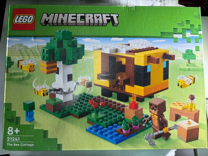 LEGO 21241 Minecraft La Cabane Abeille
