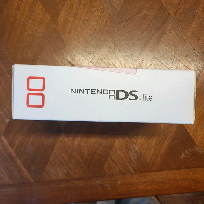 Nitendo Ds lite rose en boite complète - photo numéro 7