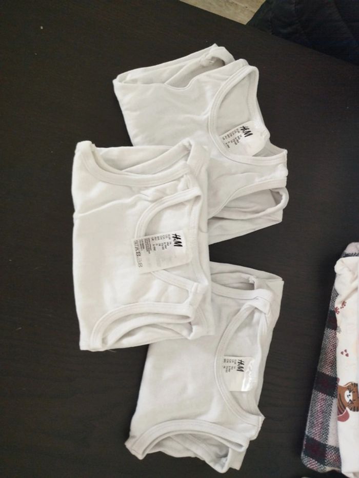 3 bodies 6-9mois H&M - photo numéro 3
