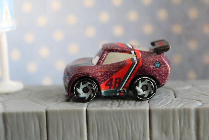Disney Pixar cars mini racer Aaron clocker - photo numéro 2