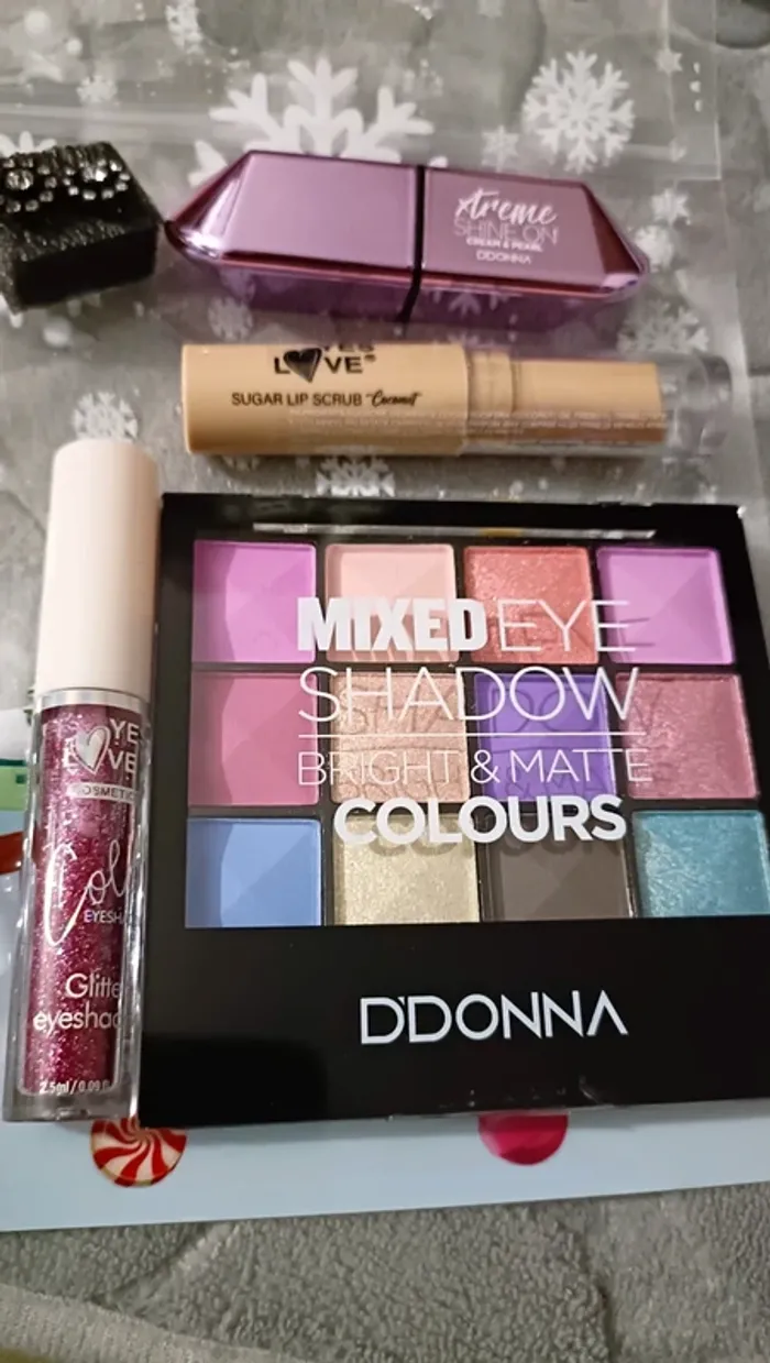 Coffret a l'unité de maquillages neuf - photo numéro 4