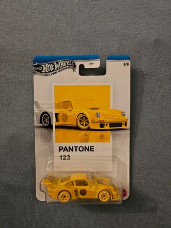 Hot Wheels Pantone Porsche 