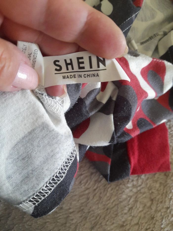 Lot vêtements fille taille 6 ans - photo numéro 4