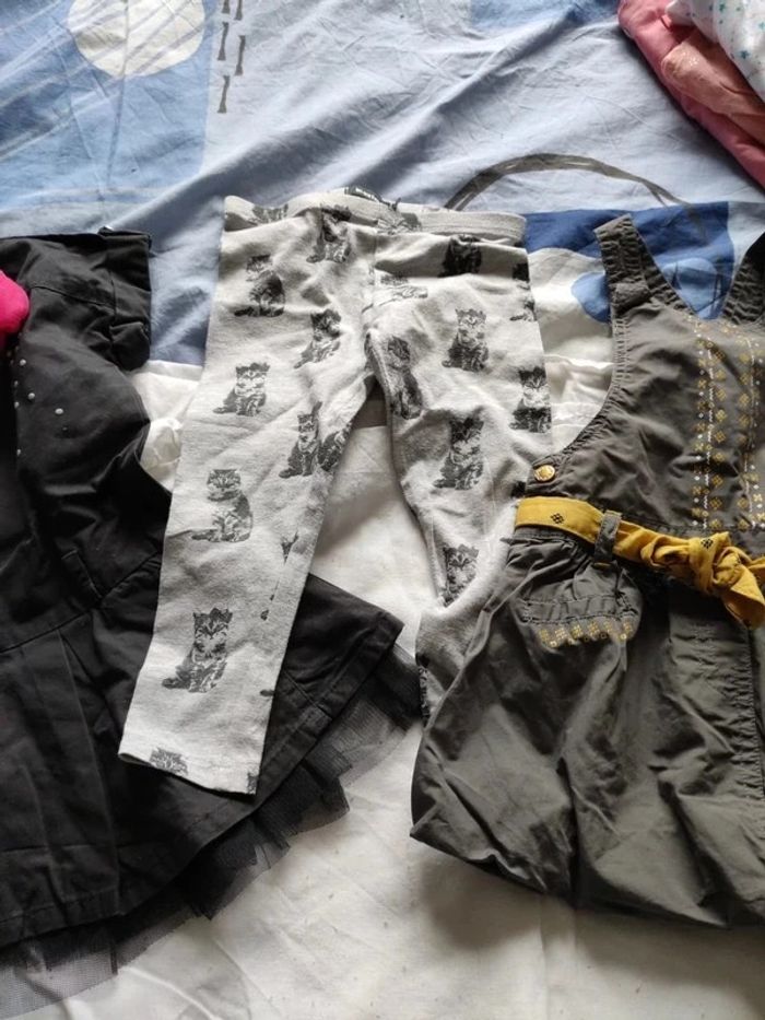 Lot vêtements fille de 3 mois a 18 mois - photo numéro 3